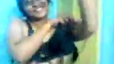 Desi girl wearing bra