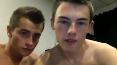 Two cocky twinks in love and naked on cam